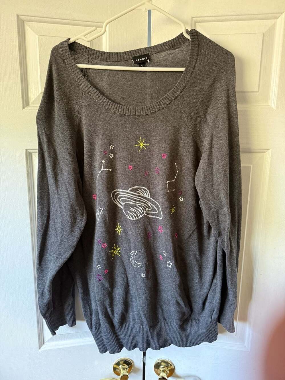 Torrid Grey Celestial Cosmic Embroidered Scoop Neck Sweater Size 2